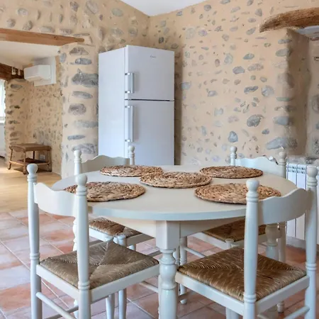 2 Bedroom Stunning In * Les Mées