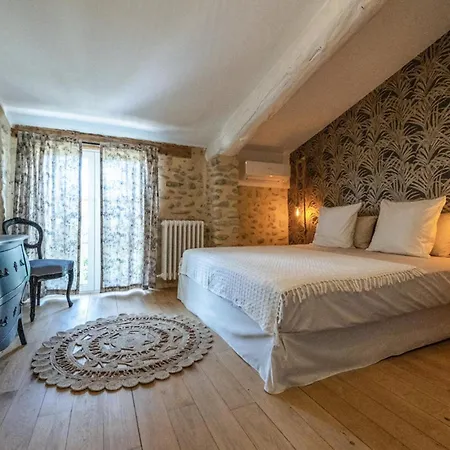 2 Bedroom Stunning In Casa vacanze Les Mées